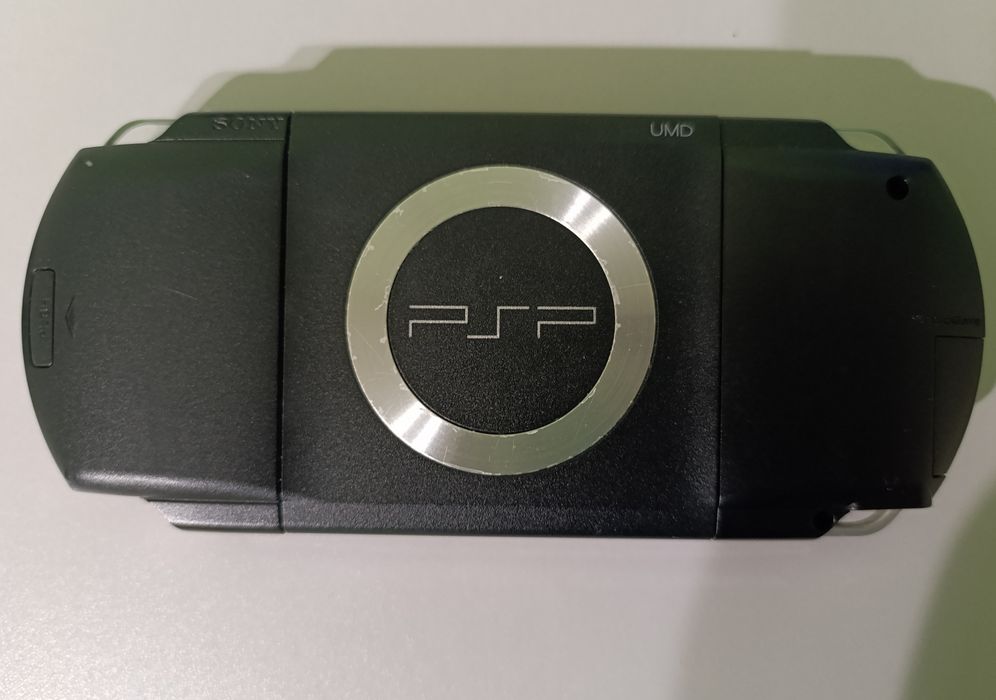 Консоль psp 1000 +4 гри