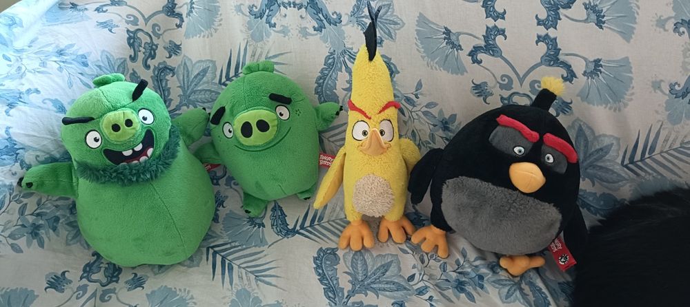 Peluches Angry Birds e outros