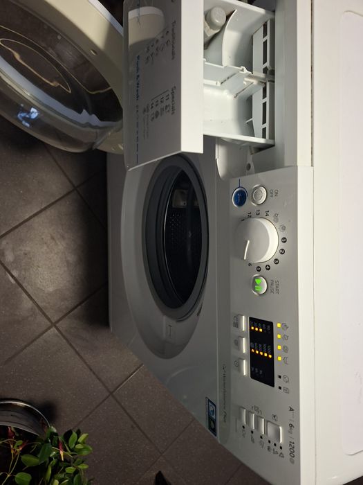 Pralka Indesit 6 kg slim wąska