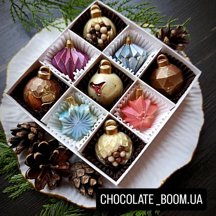 Новорічні шоколадні набори. Цукерки ручної роботи