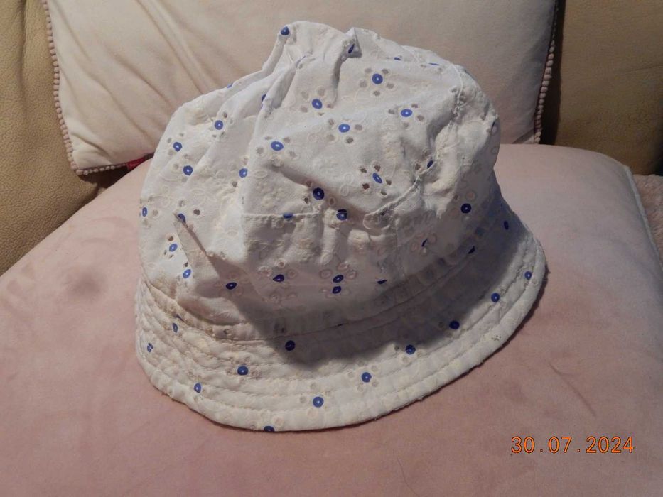 kapelusik dziewczęcy