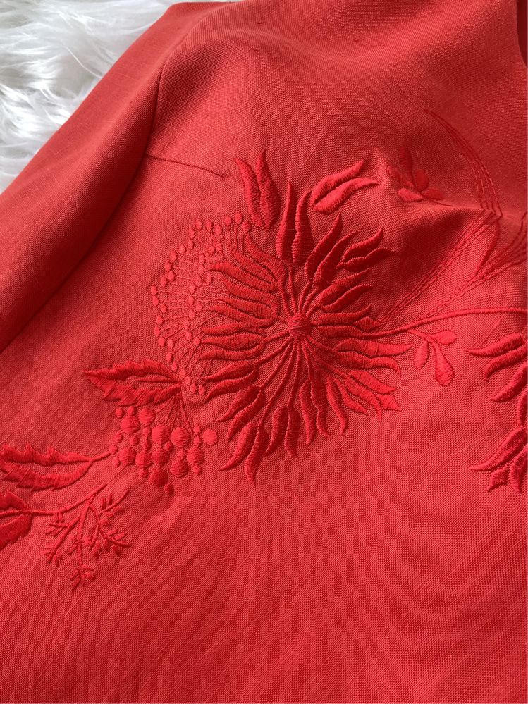 Lniana sukienka czerwona z kwiatami haftowanymi S 36 100% len Prestige