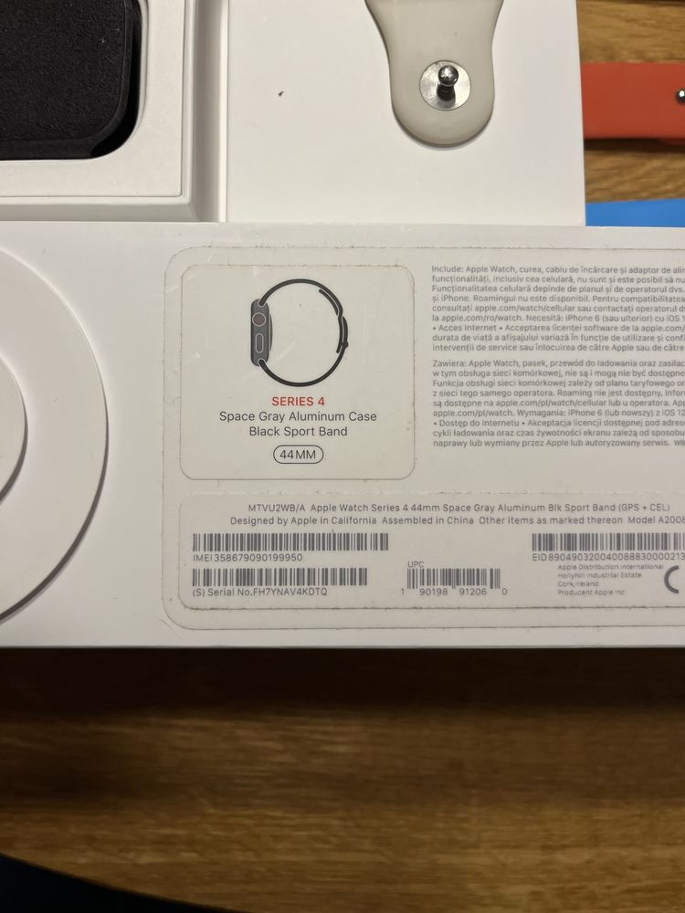 Zegarek Apple Watch Series 4 z eSIM, 44mm w kolorze Space Gray