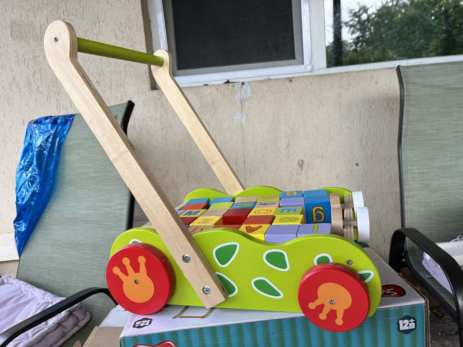 Дитяча деревʼяна каталка. Ходунки