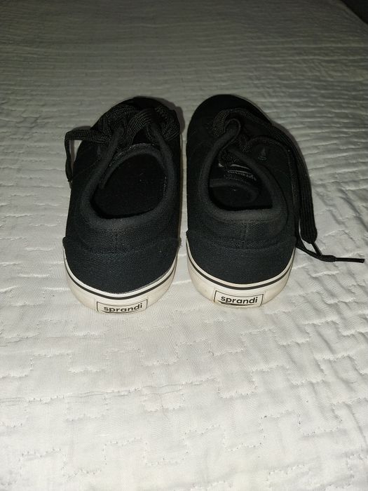 Nowe trampki chłopięce 38