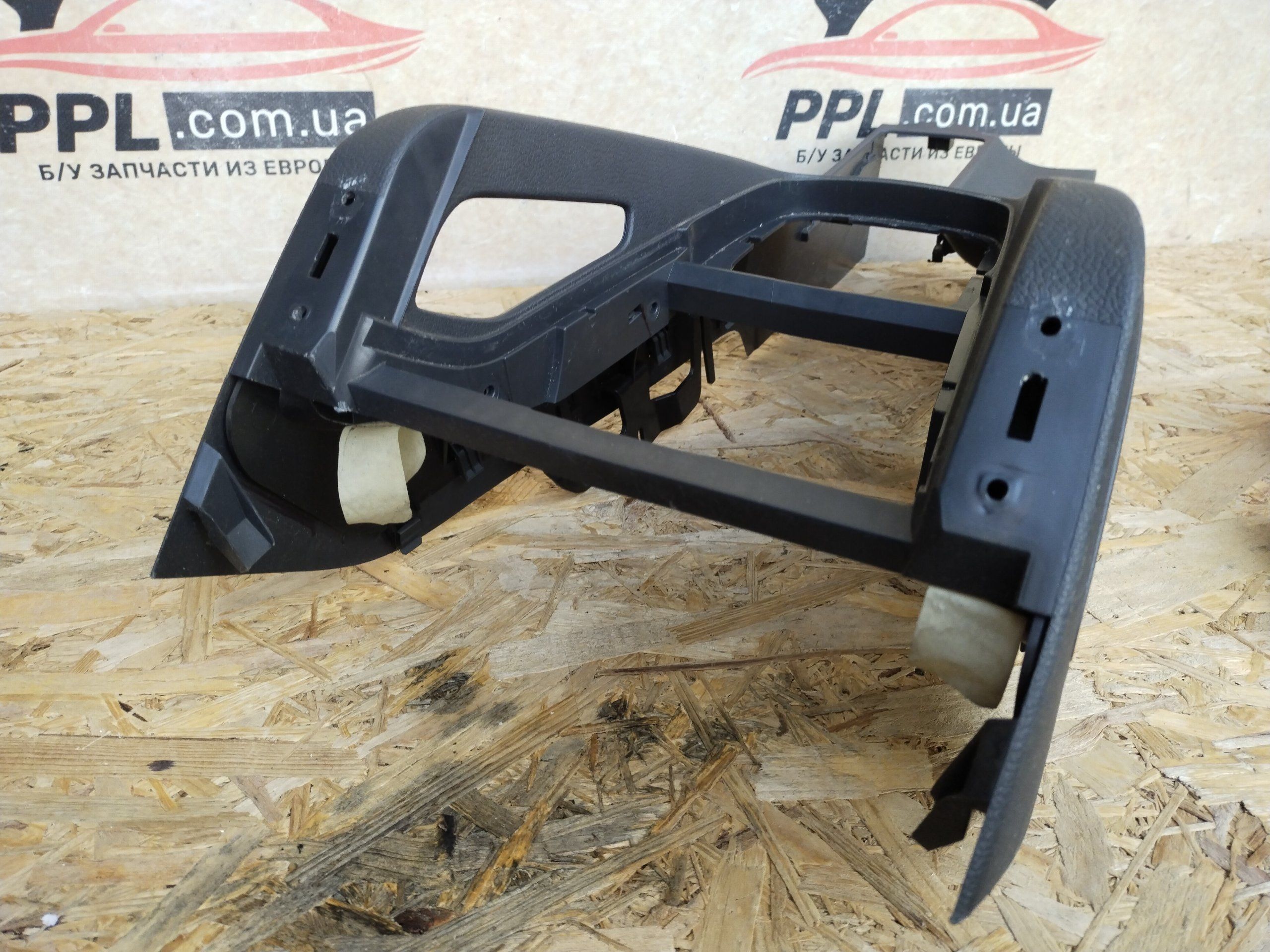 VW Jetta V 2005-2011 центральная консоль туннель накладка 1K5863243