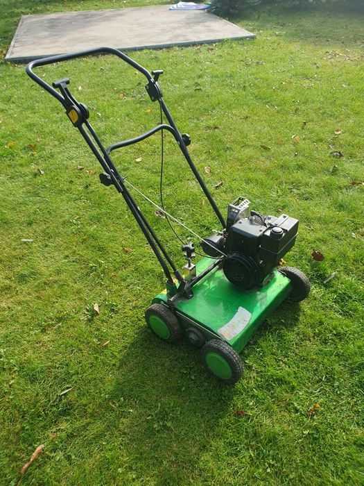 Wertykulator spalinowy