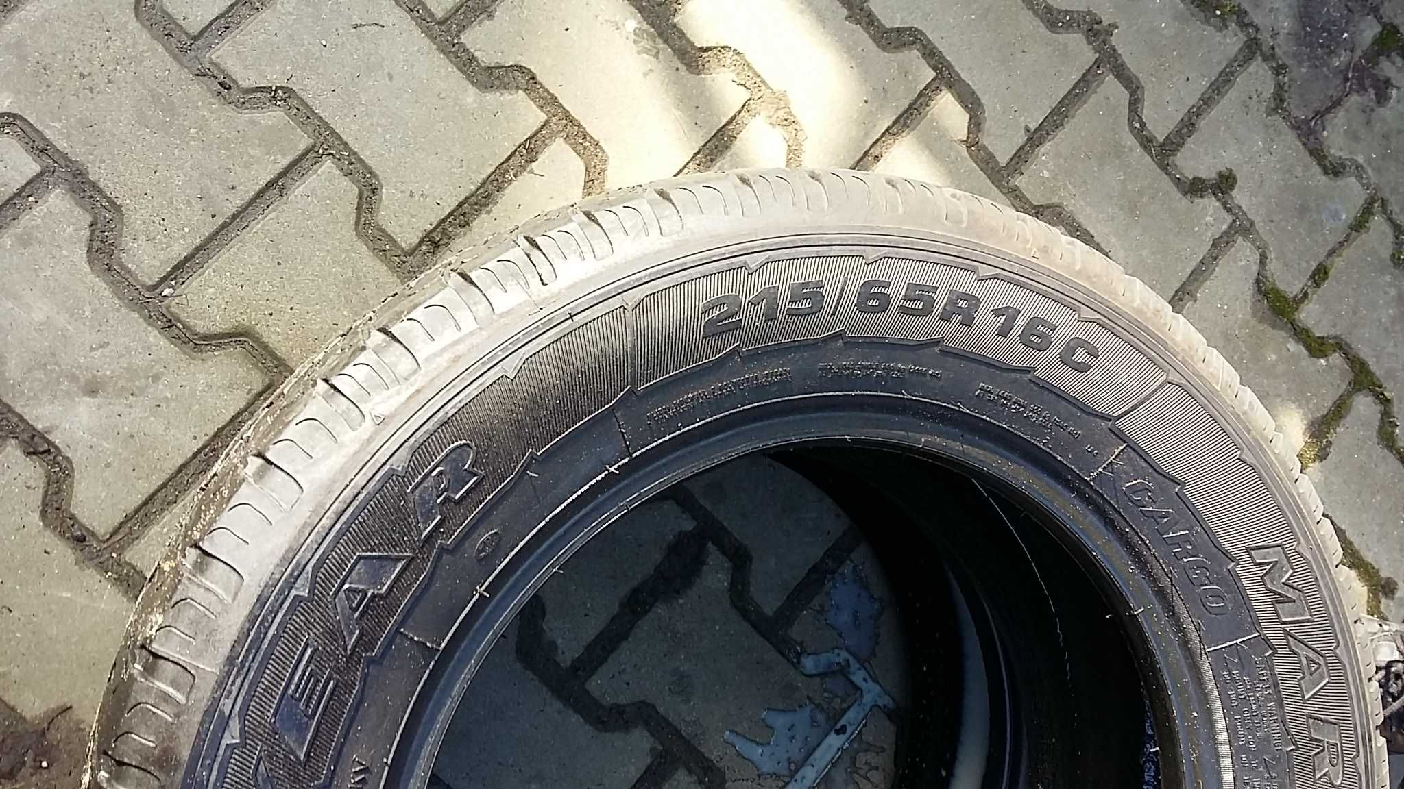 opony dostawcze Goodyear 215/65R16C letnie używane stan bdb