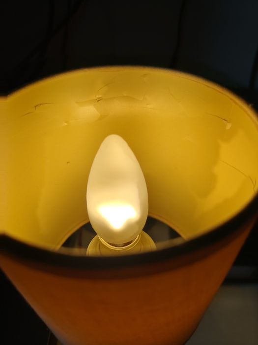 Lampka dotykowa. Max żarówka 40 W.