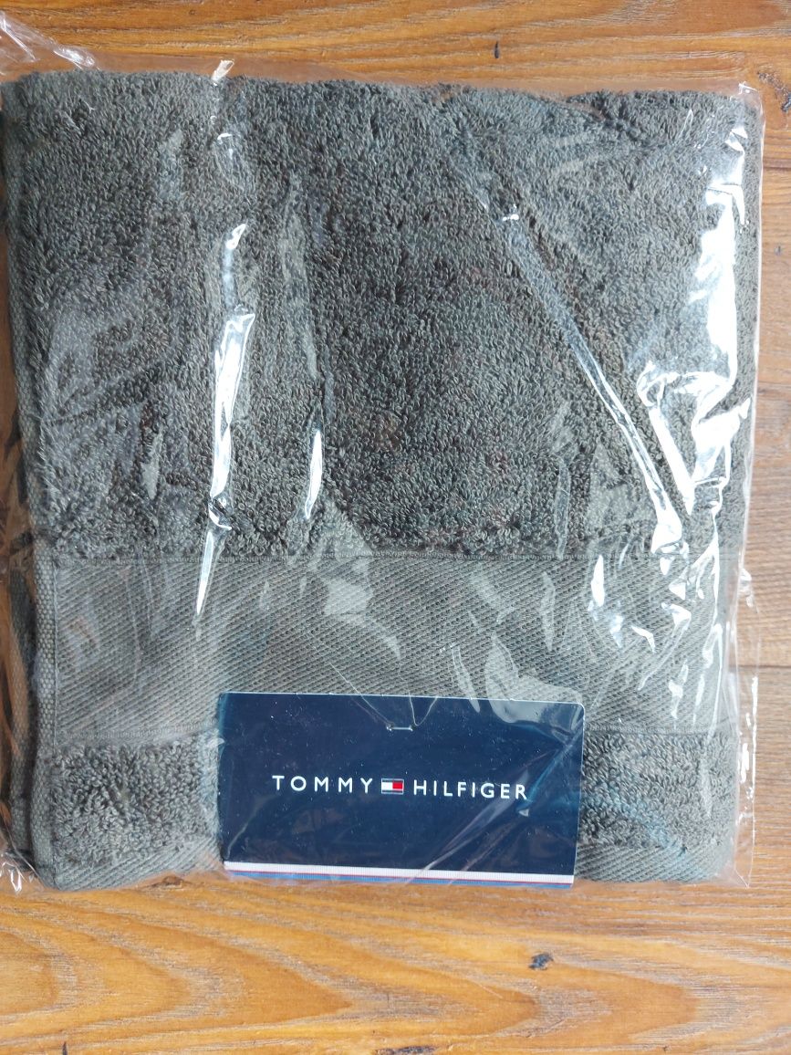 Tommy Hilfiger ręcznik szary 100x50 cm 100% bawełna oryginalny  nowy