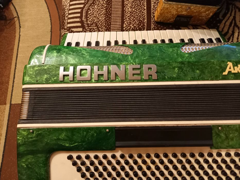 Napisy literki na akordeon