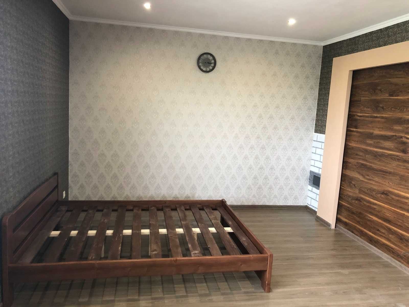 Кровать 140x200 см.* деревянная