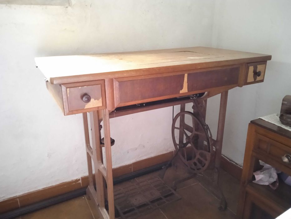 Máquina de costura Oliva