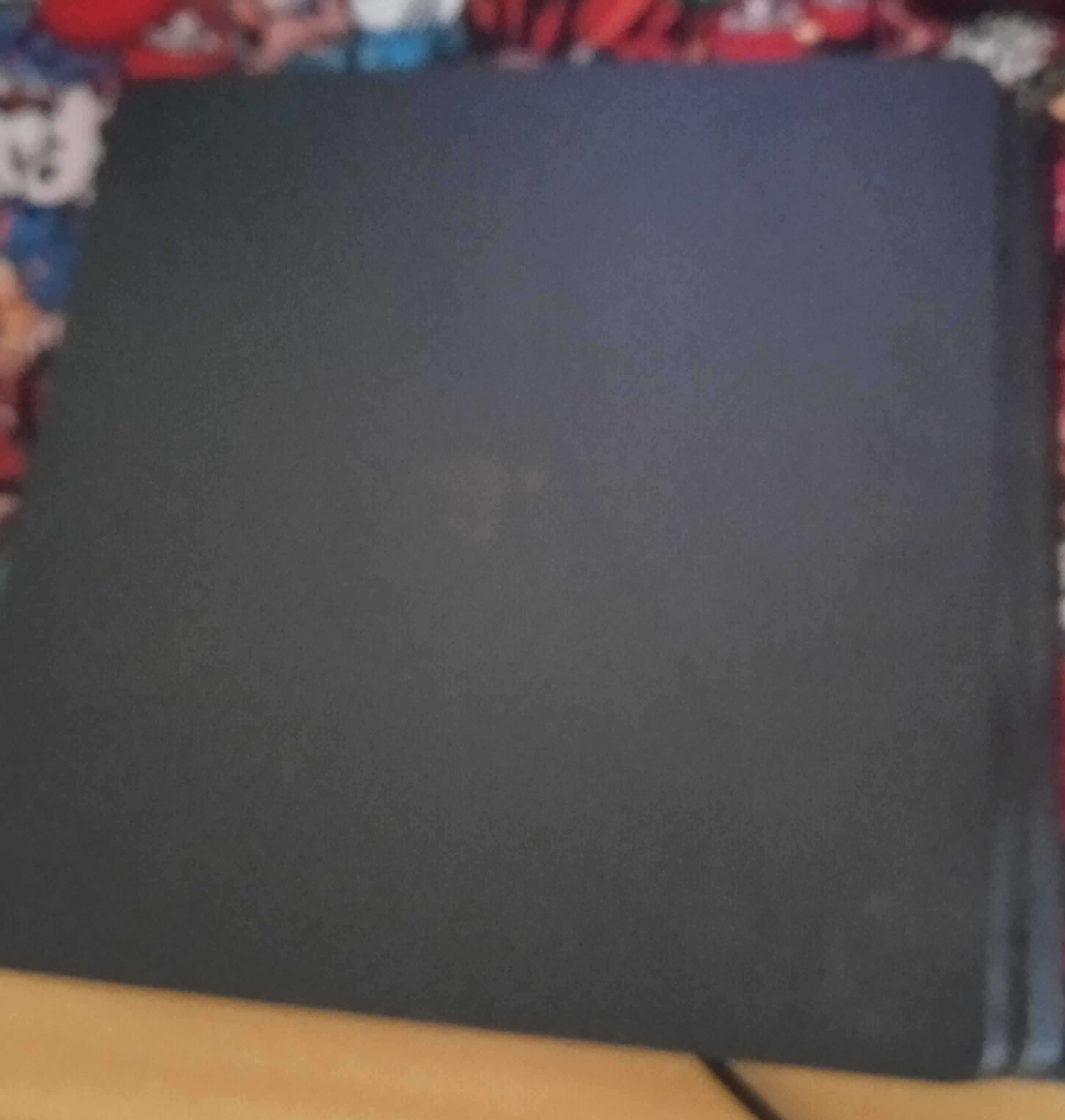 PS4 e comando em segunda mao em bom estado para uso preço ÓTIMO!!