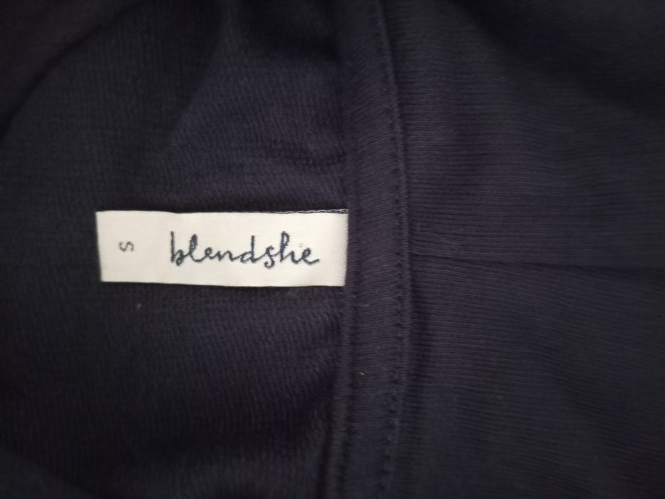 Кофточка с капюшоном