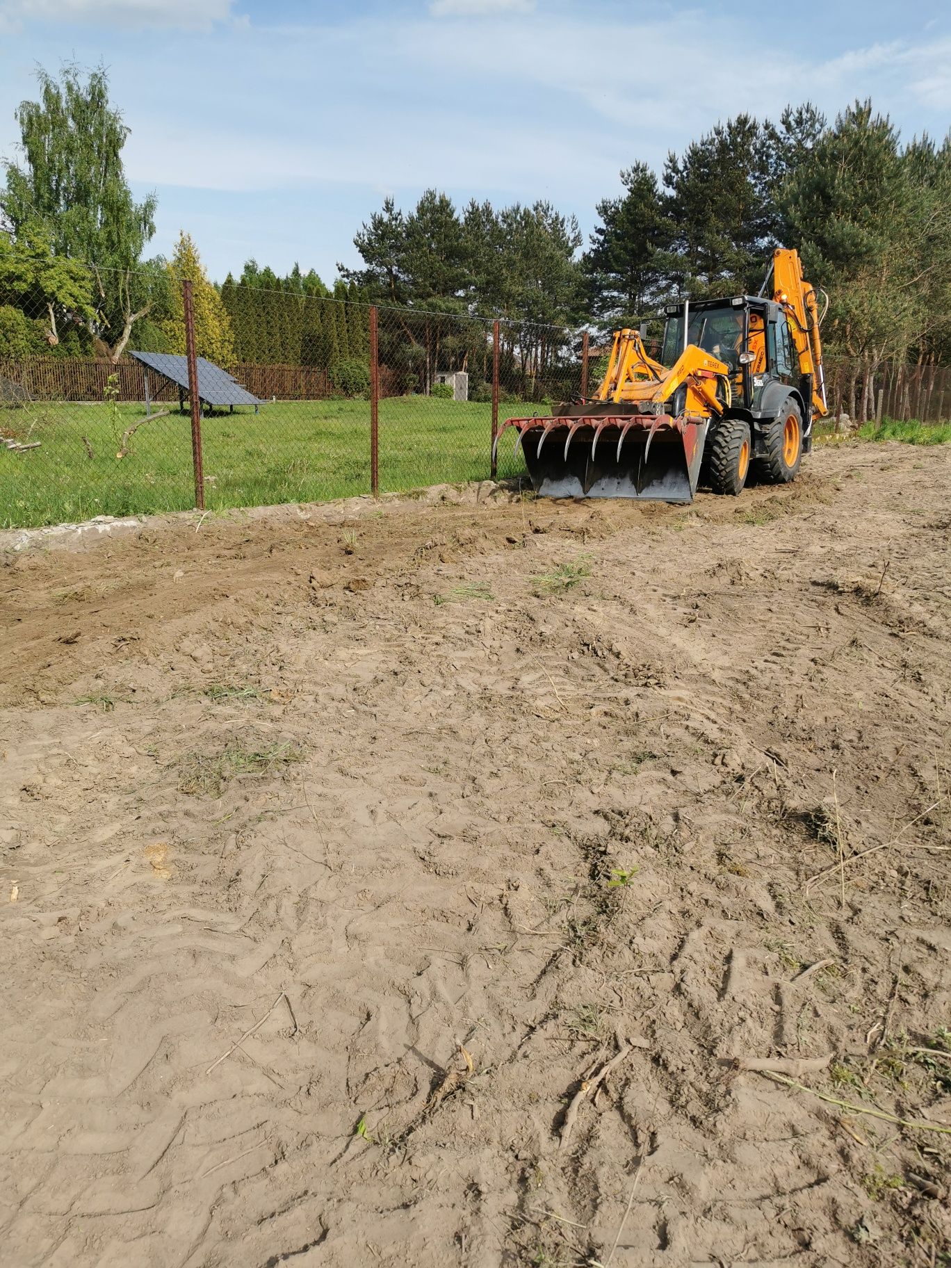 Usługi koparko-ładowarką