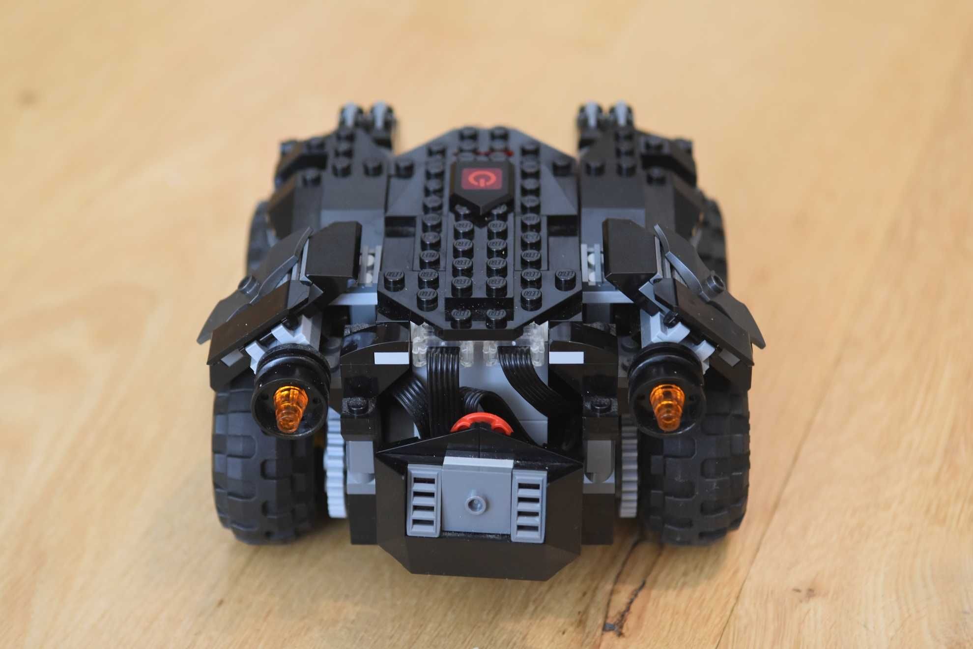 LEGO Batmat 76112 - Batmobil zdalnie sterowany aplikacją z telefonu!