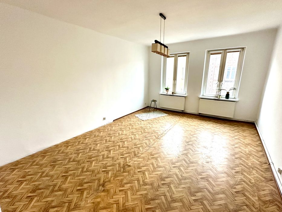 Batory ul. Karpacka. Duża kawalerka z możliwością wydzielenia sypialni