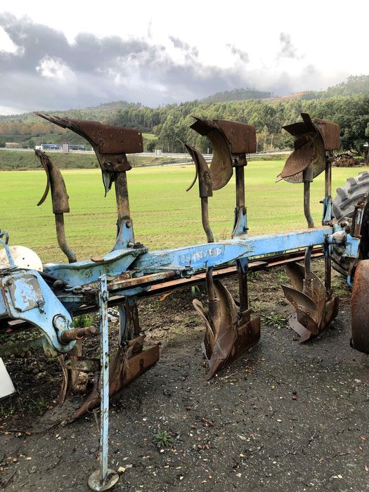 Charrua Lemken de 3 ferros