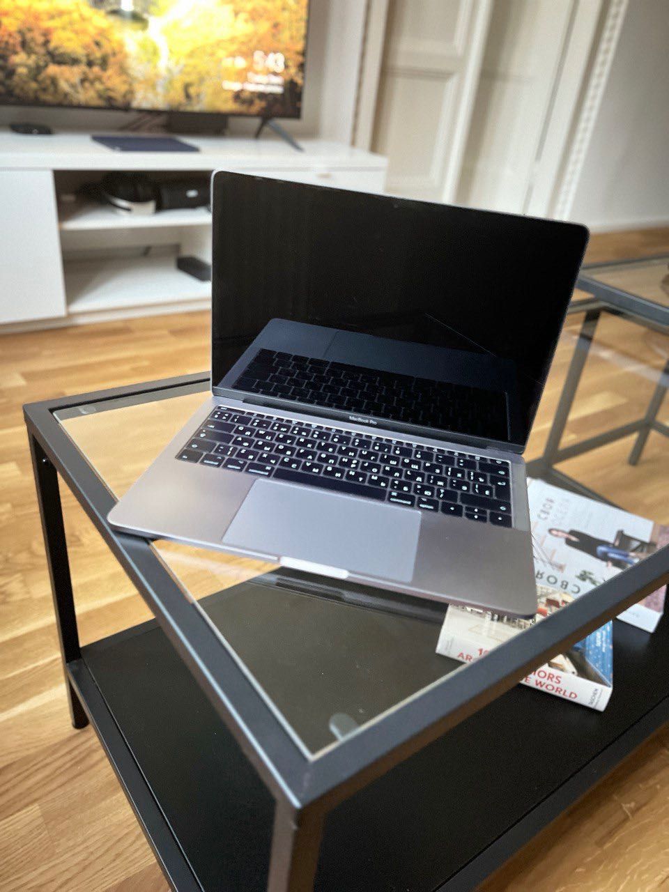 MacBook Pro A1708 (13-inch, 2017, Two Thunderbolt 3 ports) UA