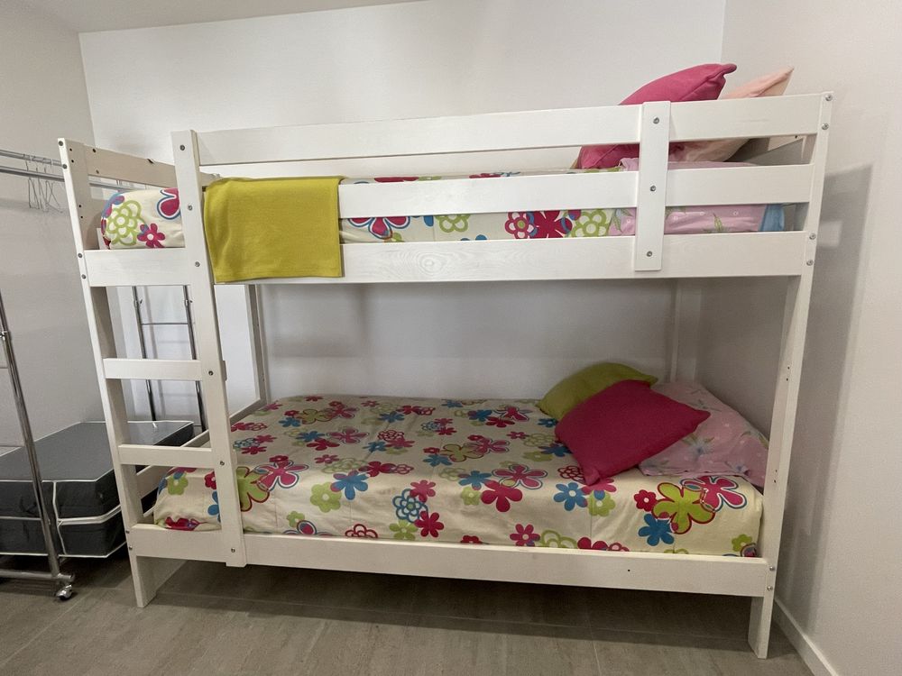 Cama/Beliche Branco c/colchões