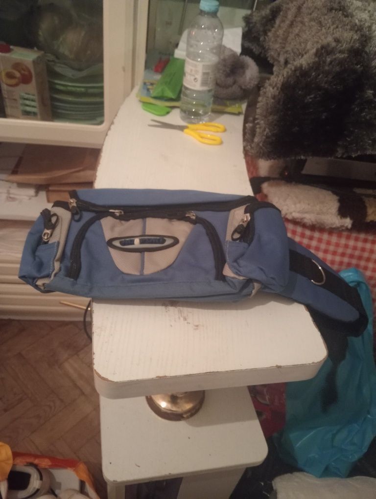 Duas bolsas de por a cintura