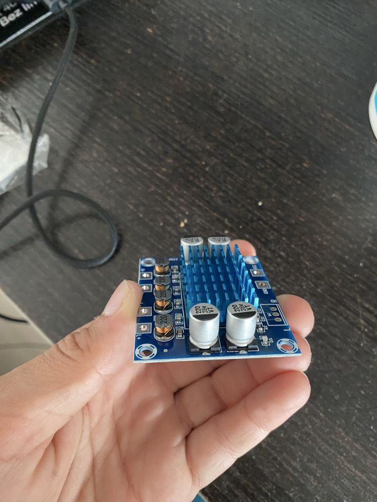 Wzmaczniacz 60 w
