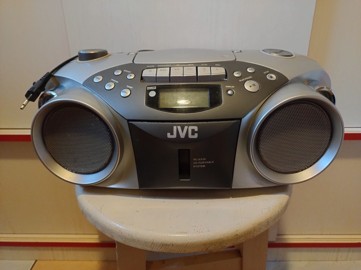 Radiomagnetofon JVC
