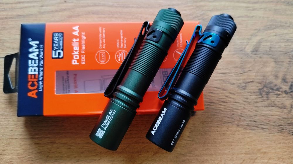 Latarka Acebeam AA + ogniwo