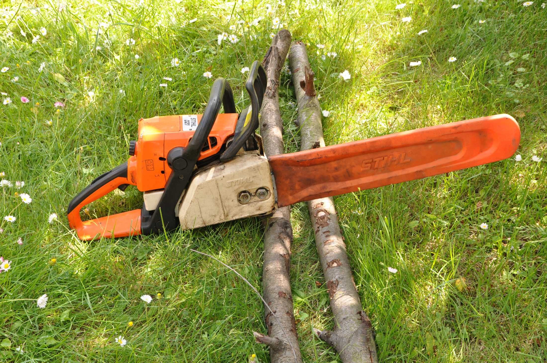 Spalinowa pilarka łańcuchowa Stihl 021 po przeglądzie serwisowym