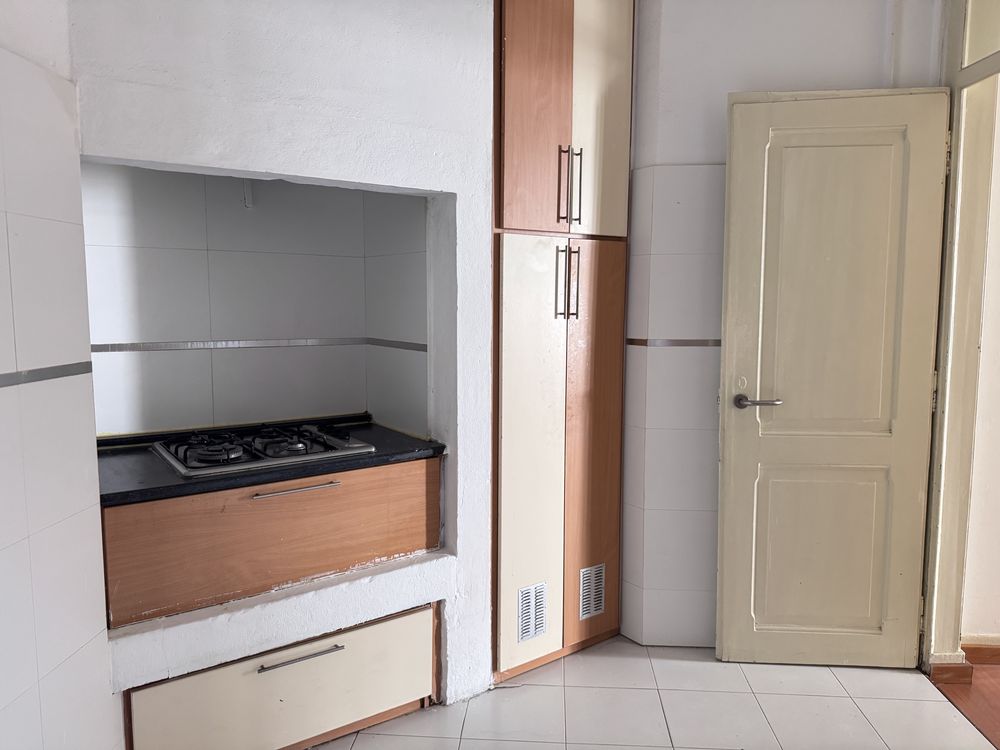 Arrenda-se Apartamento T3+1, em Anjos, Lisboa