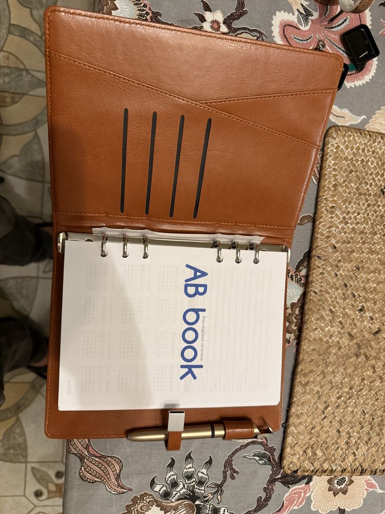 Блокнот AB book з вбудованим павербенком та флешкою