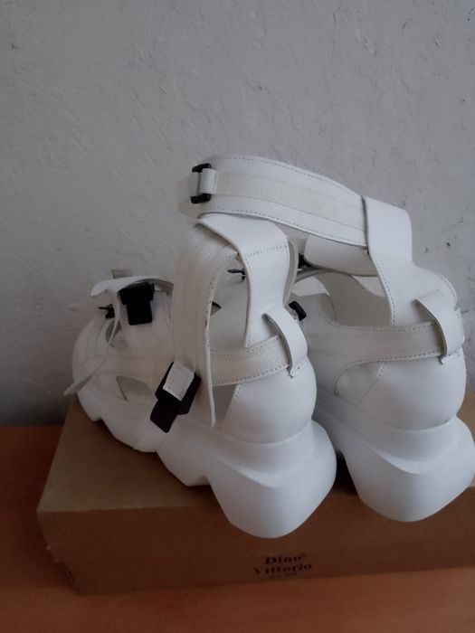 Продаю! Босоножки женские кожаные.