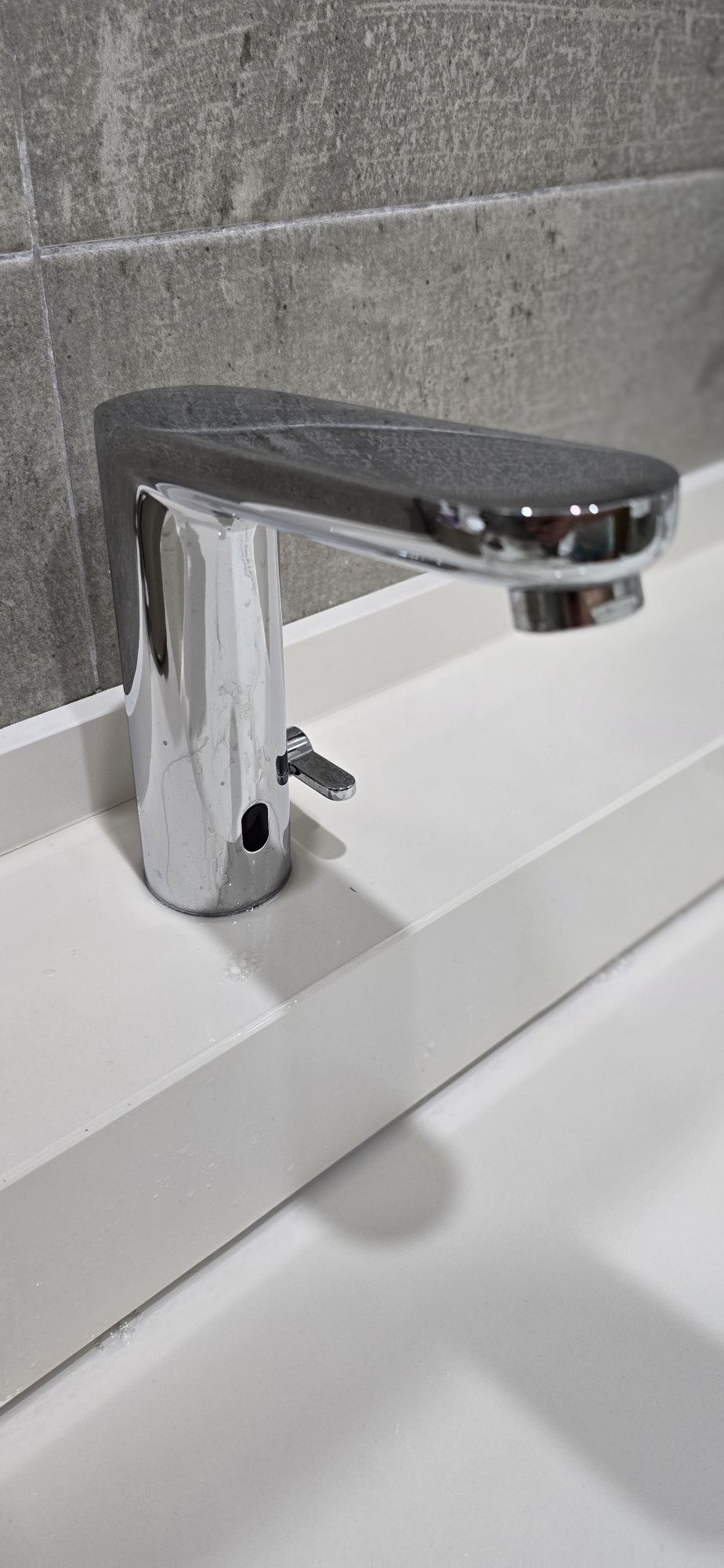 Torneira Grohe Automatizada