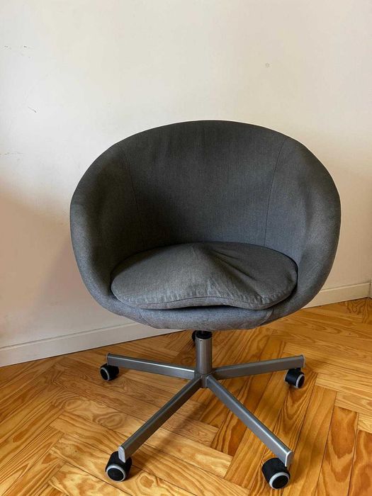 Cadeira de conferência IKEA SKRUVSTA – Cinzento