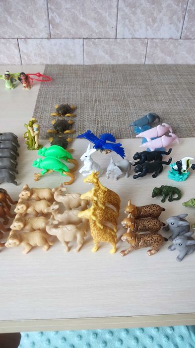 Іграшки кіндер тварини ,принцеси,Гаррі Поттер.