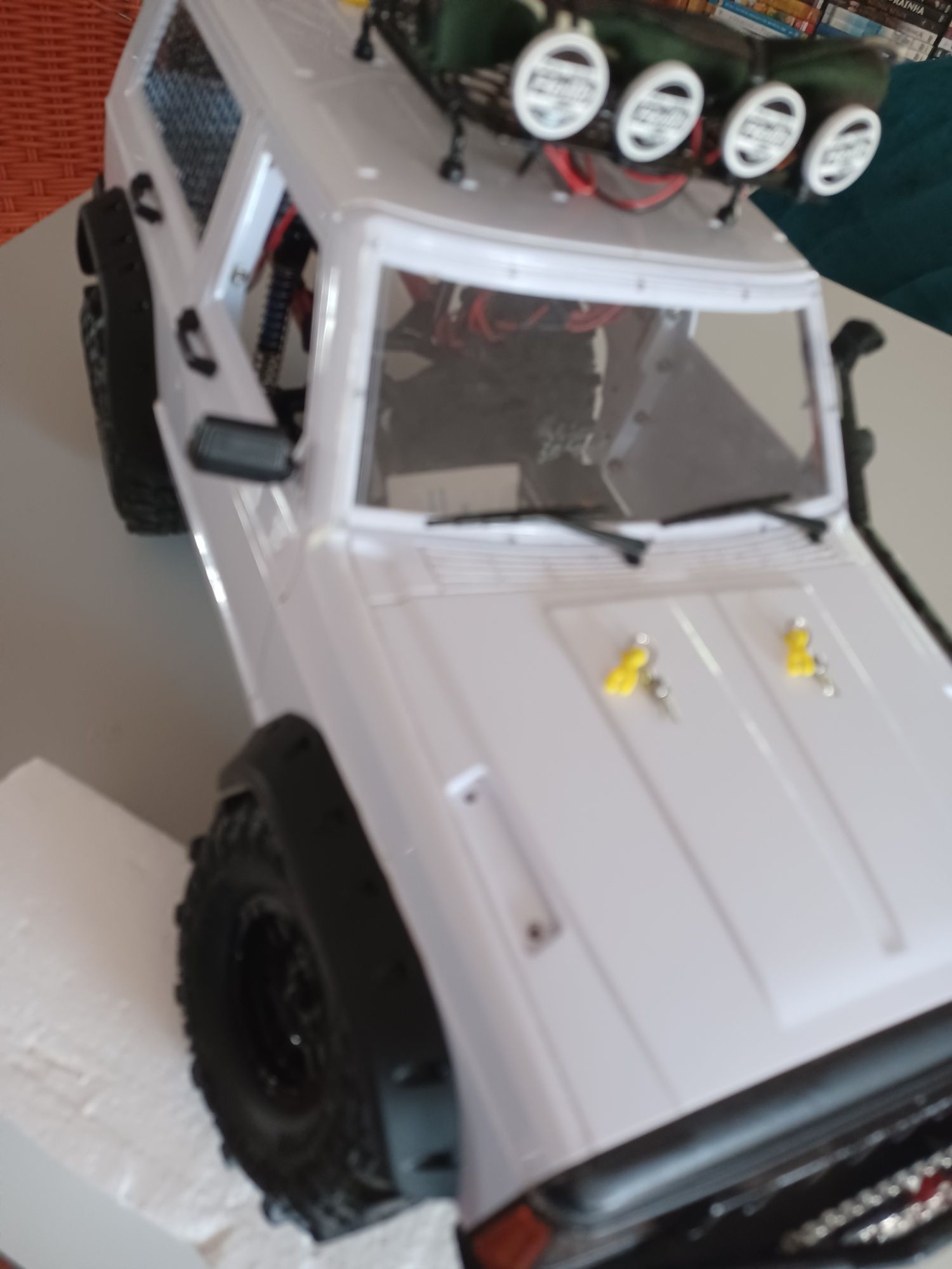 Crawler scale 1.10 Scx10 2 injora cherokee