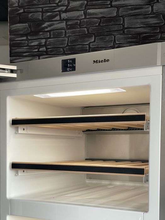 Винна шафа+Морозильна камера Miele KWNS 28462 E | Нова модель | 2024