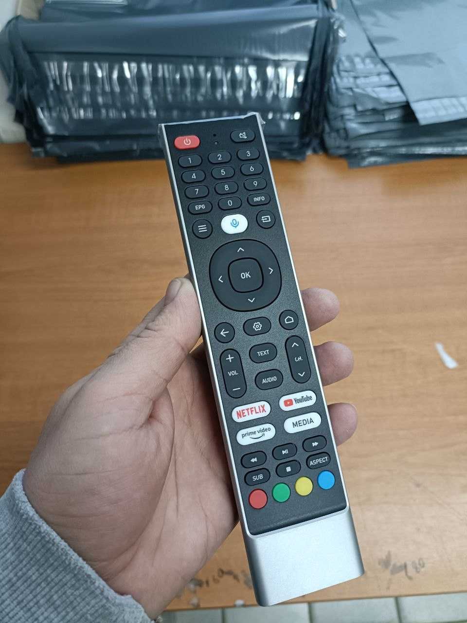 Безрамковий SAMSUNG 42" дюйма на Голосовий пульт БТ