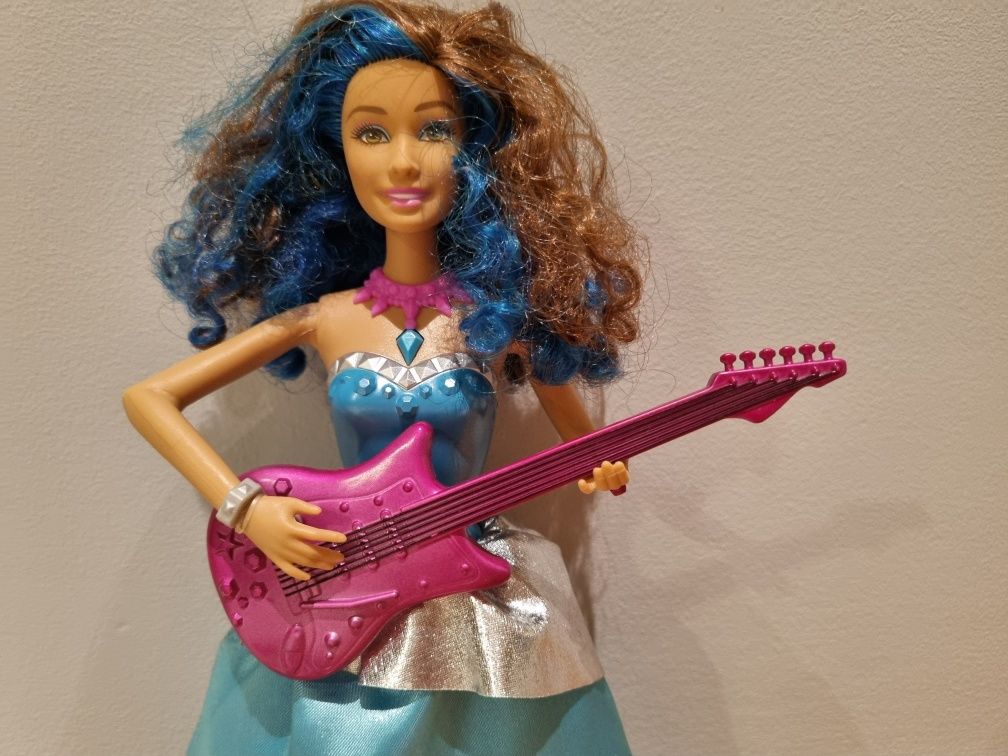 Barbie rockowa księżniczka Erica gwiazda rocka z gitarą MATTEL