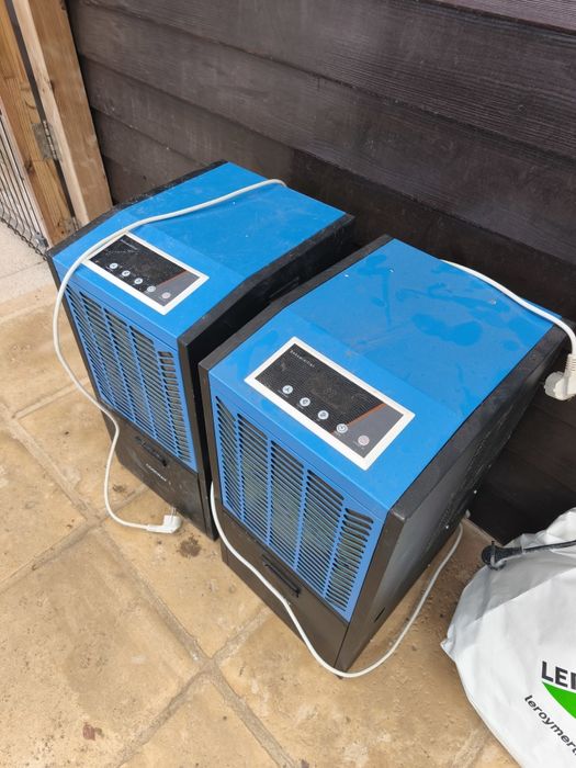 Desumidificador, compressor de pintura e ventiladores