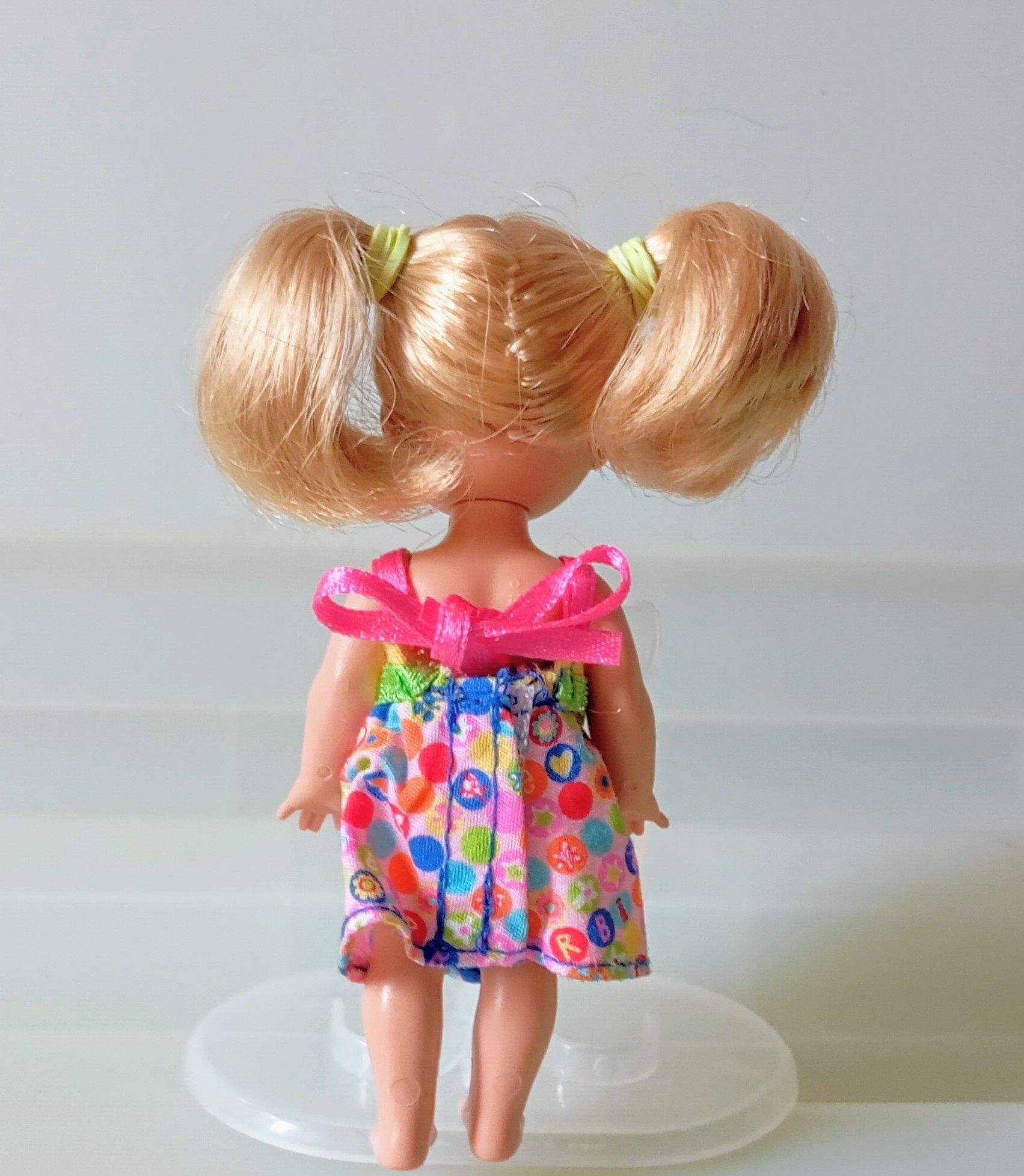 Barbie e Kelly Professora de artes 2002.