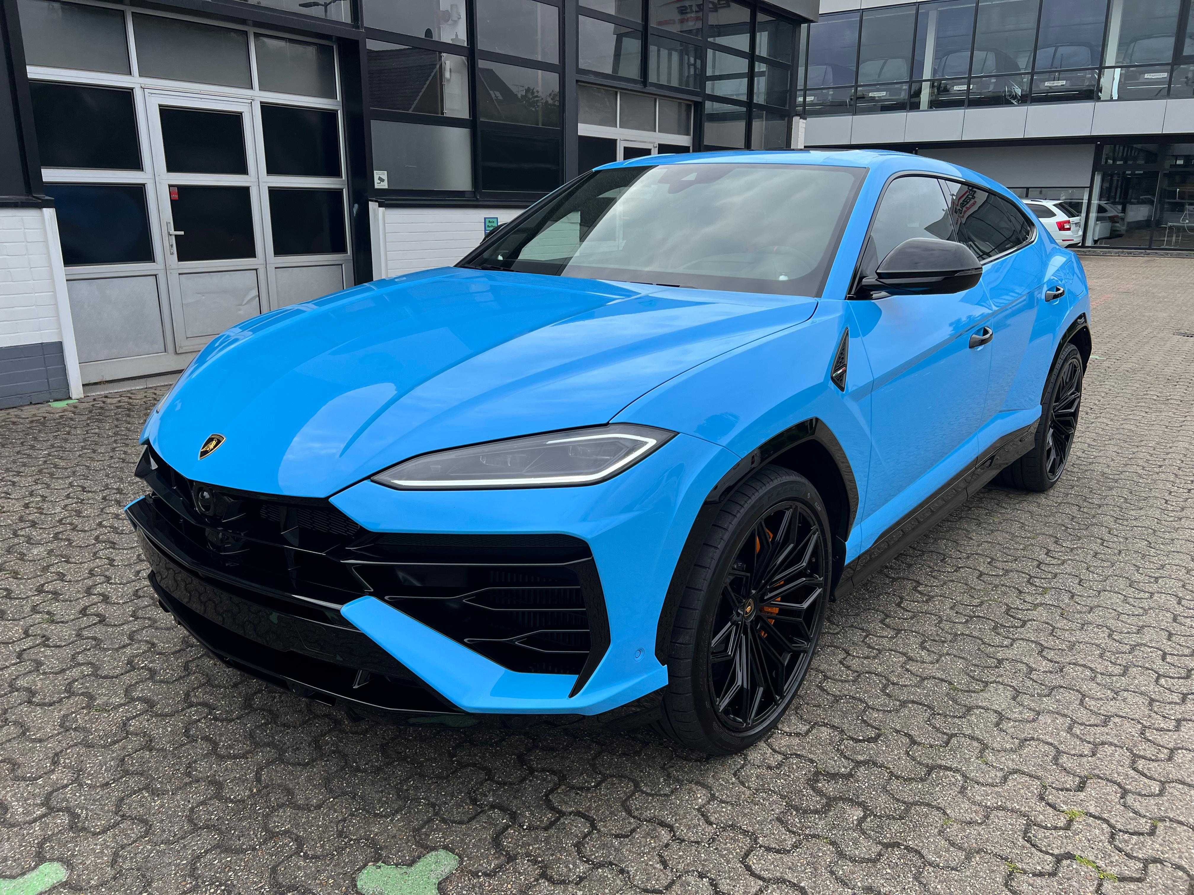 Lamborghini URUS SE 2025