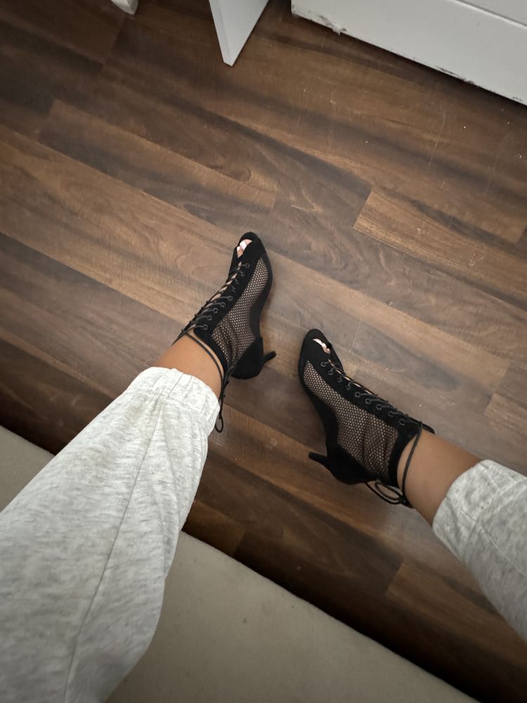 Botki sznurowane do tanca high heels rozm 39 obcas 7 cm