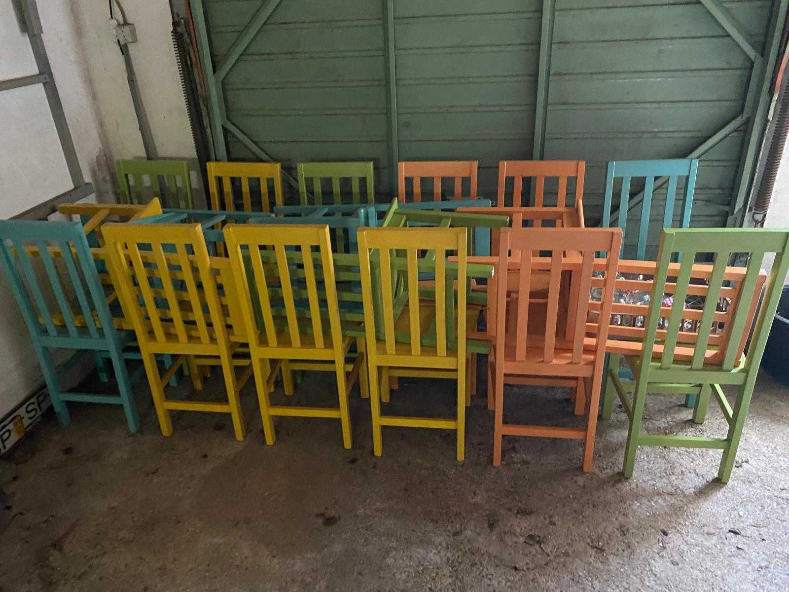 Cadeiras  varias cores muito bonitas como novas