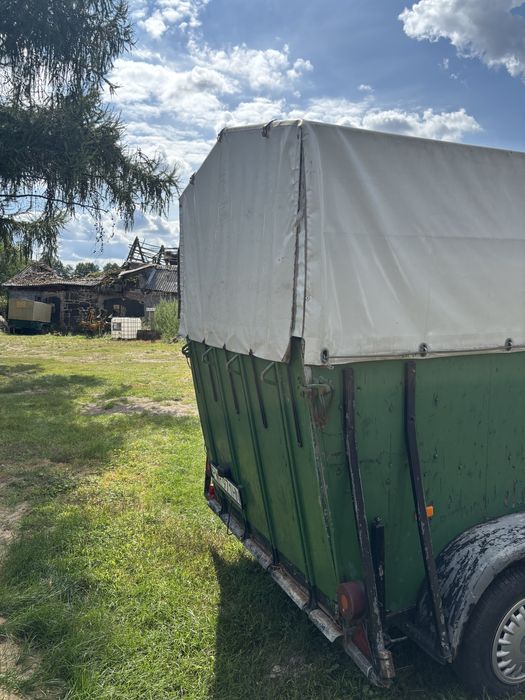 KONIARY.  Sprzedam 2 przyczepki do przewozu koni