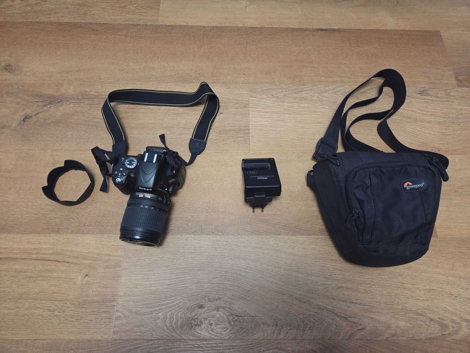 Nikon D5100 + obiektyw Nikkor 18–105mm VR