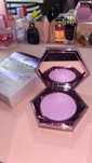 Rozświetlacz Diamond Bomb Lavender luv’r 03 Fenty Beauty