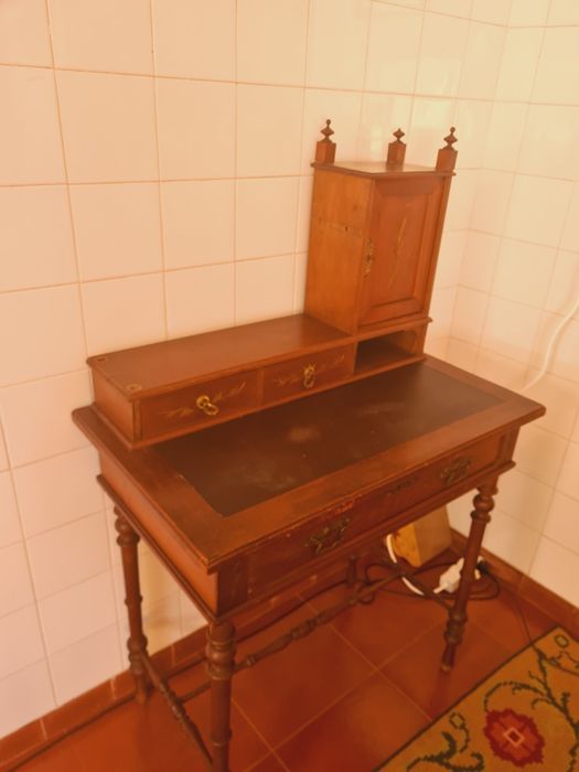 Pequena secretária