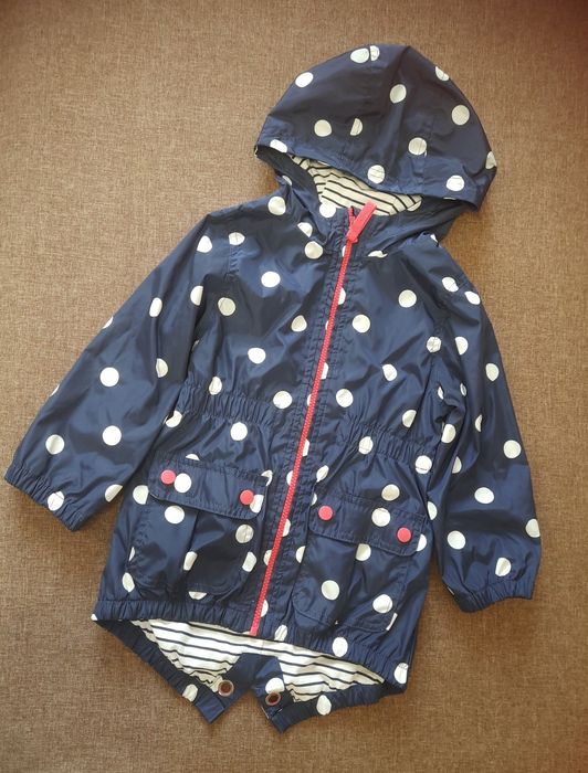 Легкий плащик вітровка